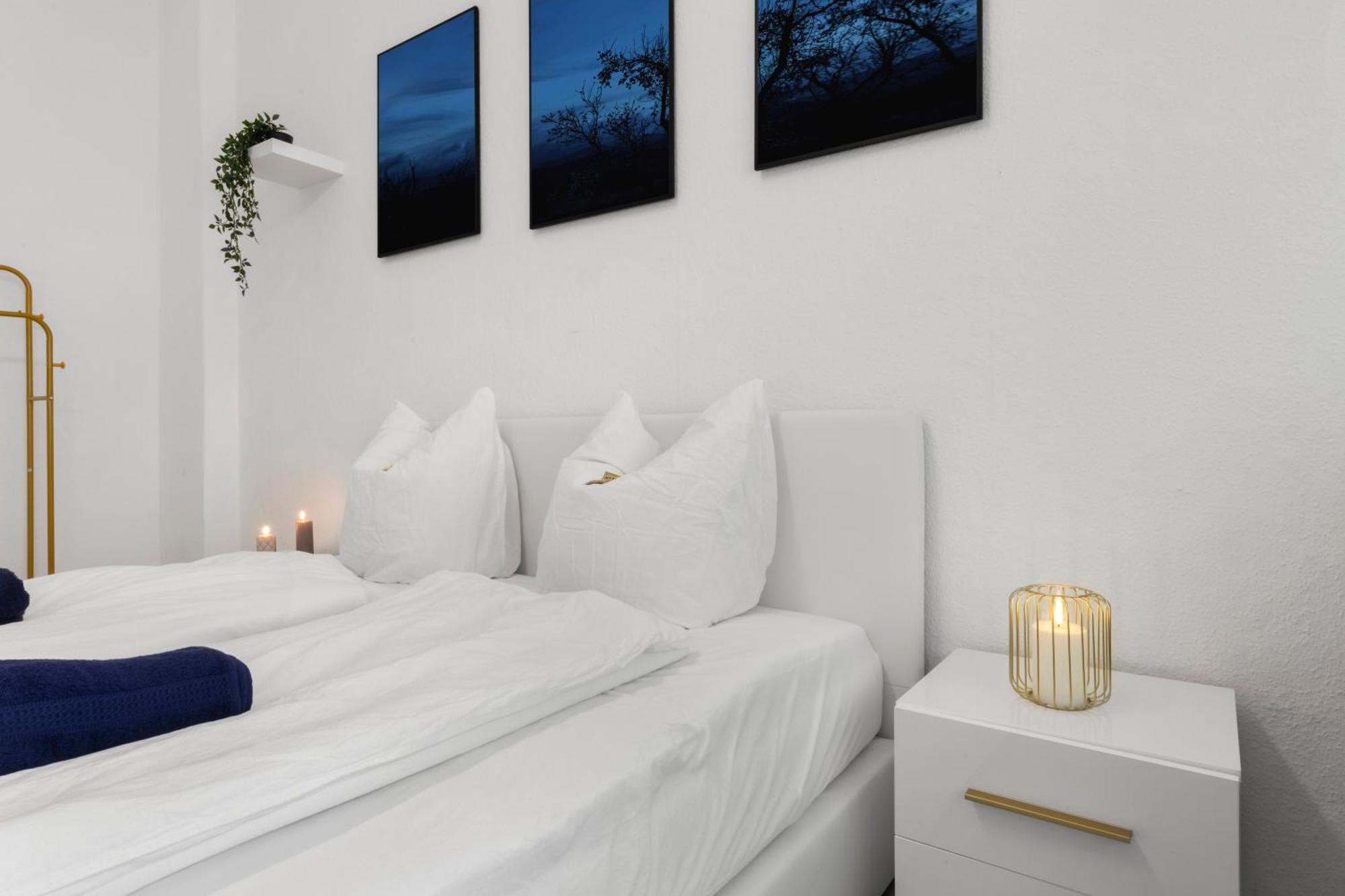 62Qm2, Massageseat, Billard-Table, King-Sized Bed Appartement Berlijn Buitenkant foto