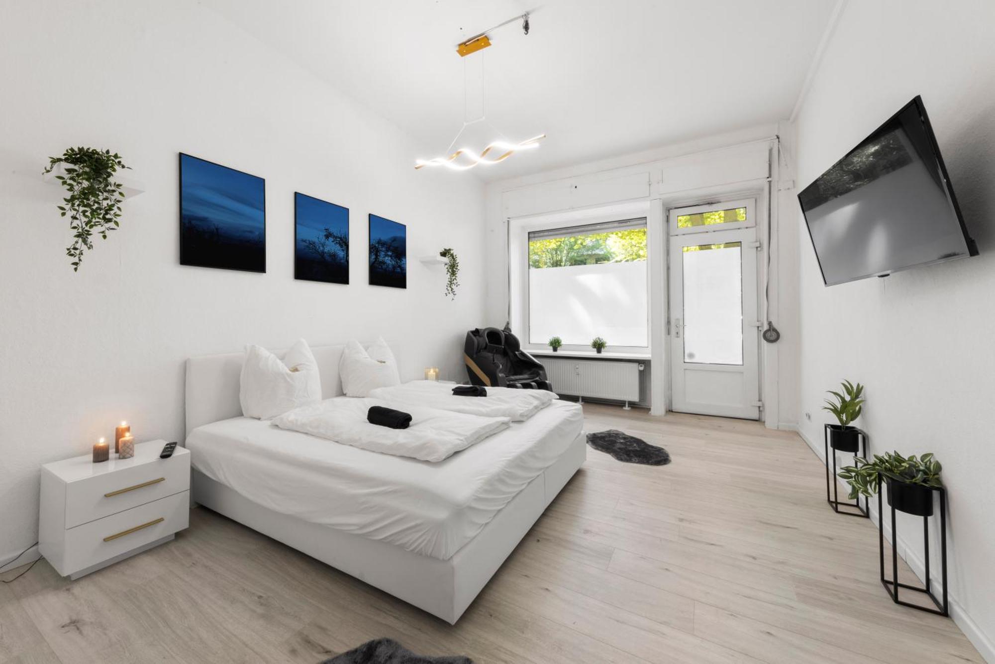 62Qm2, Massageseat, Billard-Table, King-Sized Bed Appartement Berlijn Buitenkant foto